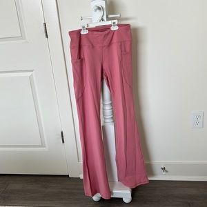 AMAZON SIZE S Pink Athletic Flared Leggings Includes Pockets
